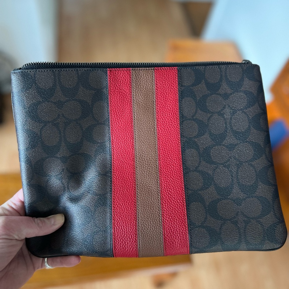 Coach Pouch 30 - Picture 3 of 5